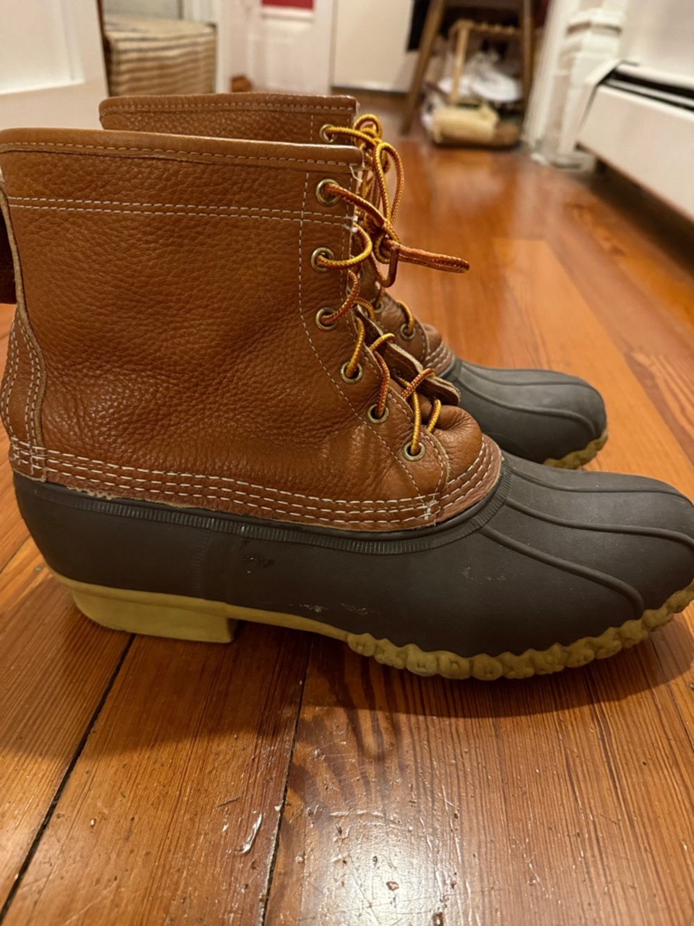 L.L Bean Men's Size 12 Bean Boo Leather and Dark Rubber Waterproof Lace-Up Boots